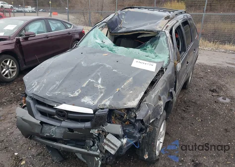 2005 Mazda Tribute S z USA, uszkodzony, nr VIN 4F2YZ94165KM54443